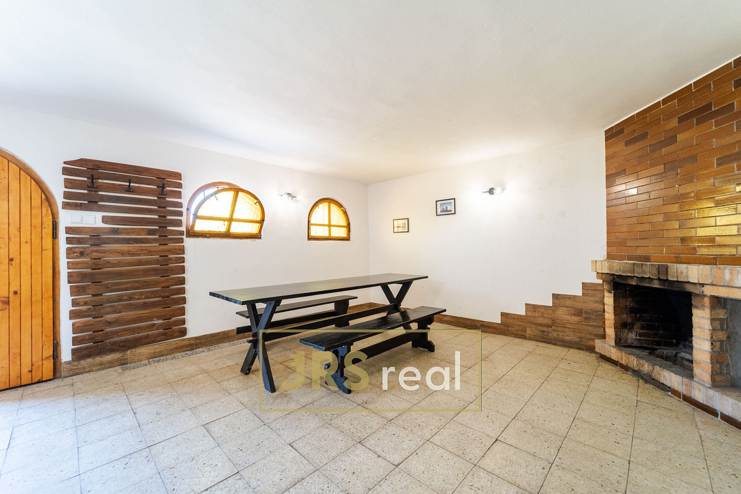 Výjimečný apartmán s vinným sklepem a výhledem na mikulovský zámek — photo 2