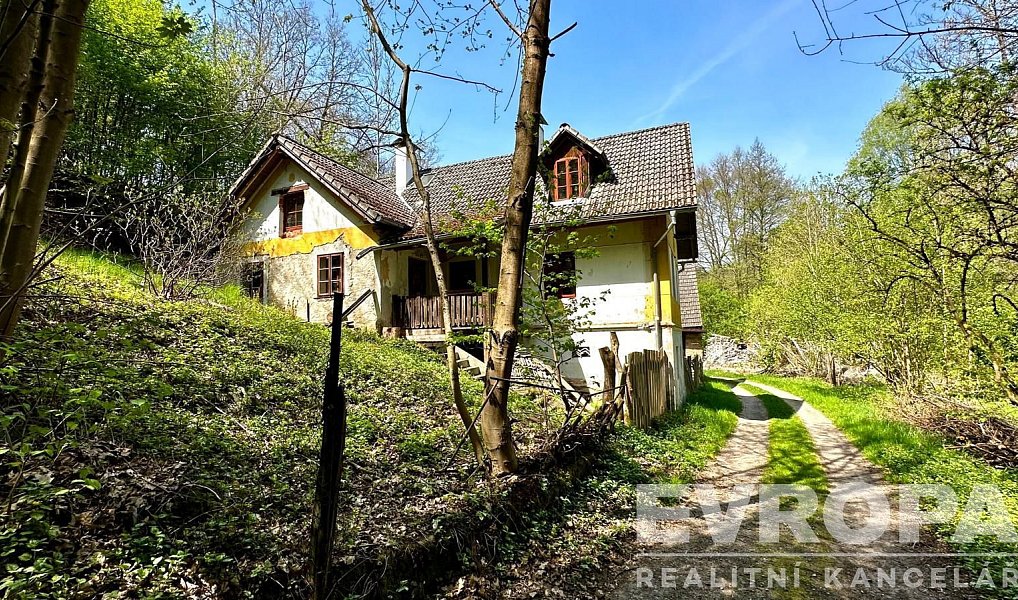 Prodej domu 350 m² s pozemkem 5 913 m², Dubá – náhled fotky 17