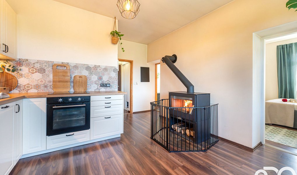 Prodej bytu 2+1 53 m², Krupá – náhled fotky 4