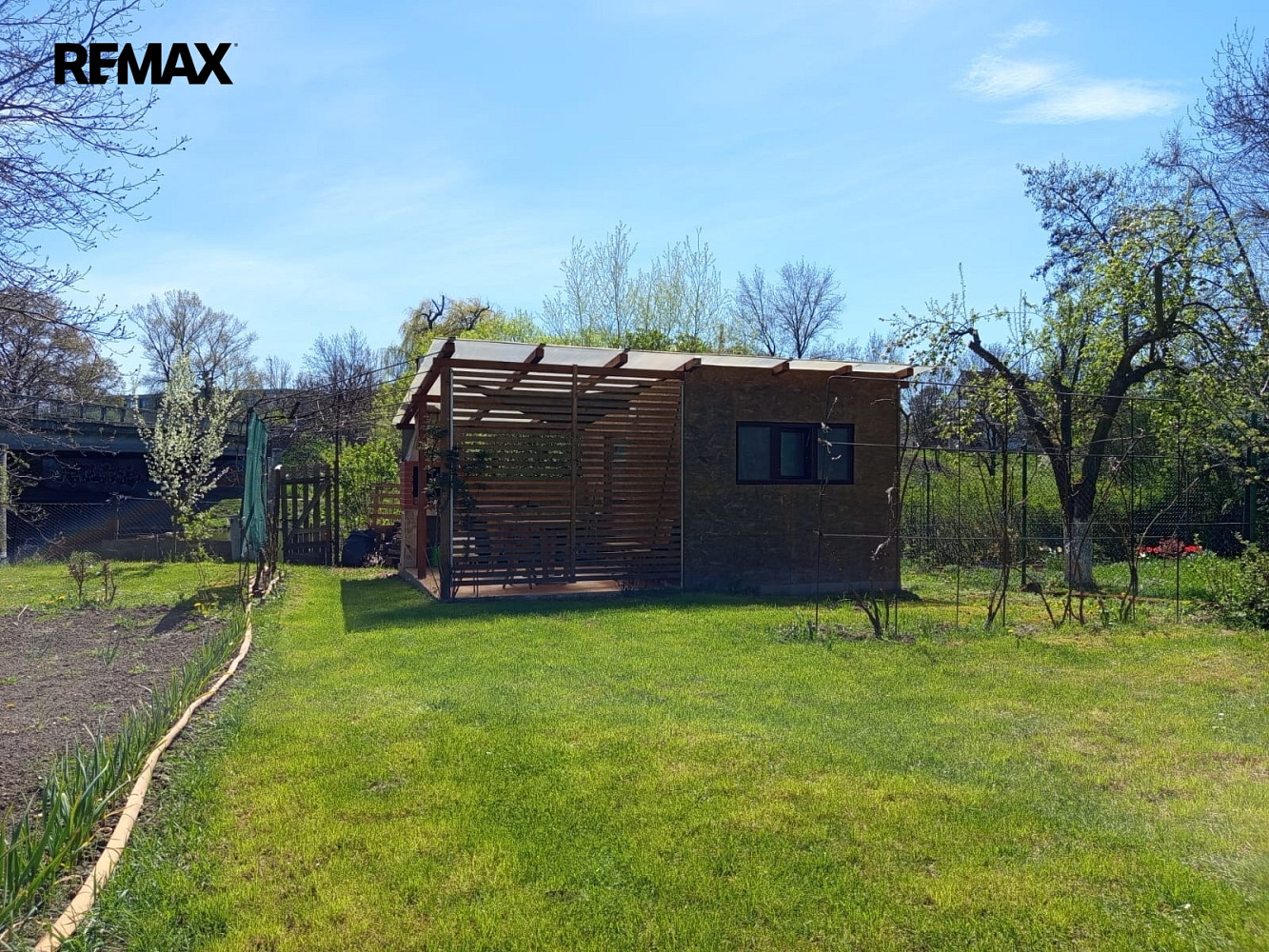 Prodej stavebního pozemku 741 m² – fotografie 5