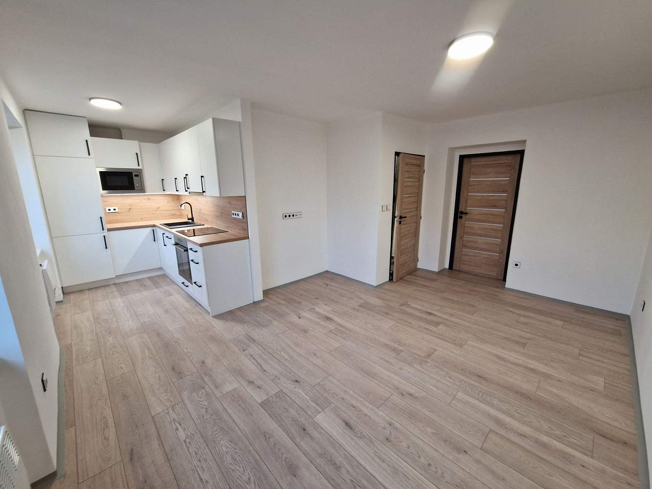 Pronájem bytu 3+kk 58 m² — photo 4