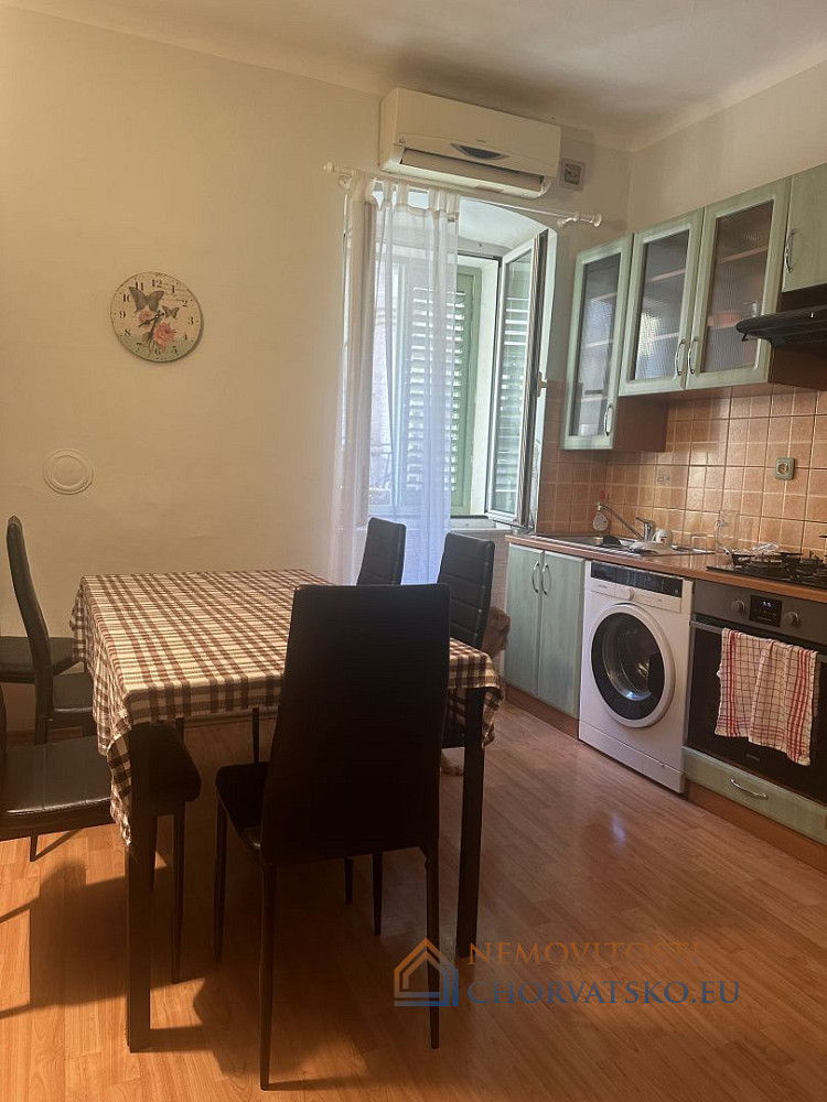 Prodej bytu 2+1 47 m² - Widok 2