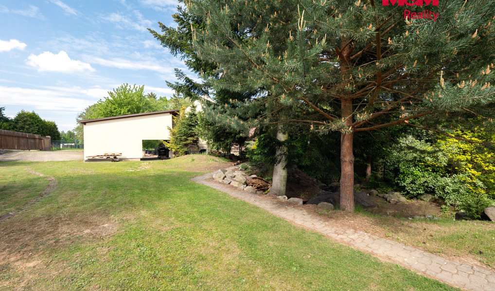 Prodej stavebního pozemku 1 100 m², Strančice – náhled fotky 2
