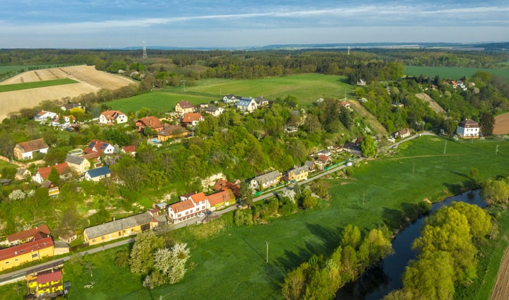 Prodej stavebního pozemku 1 364 m², Skorkov – náhled fotky 9