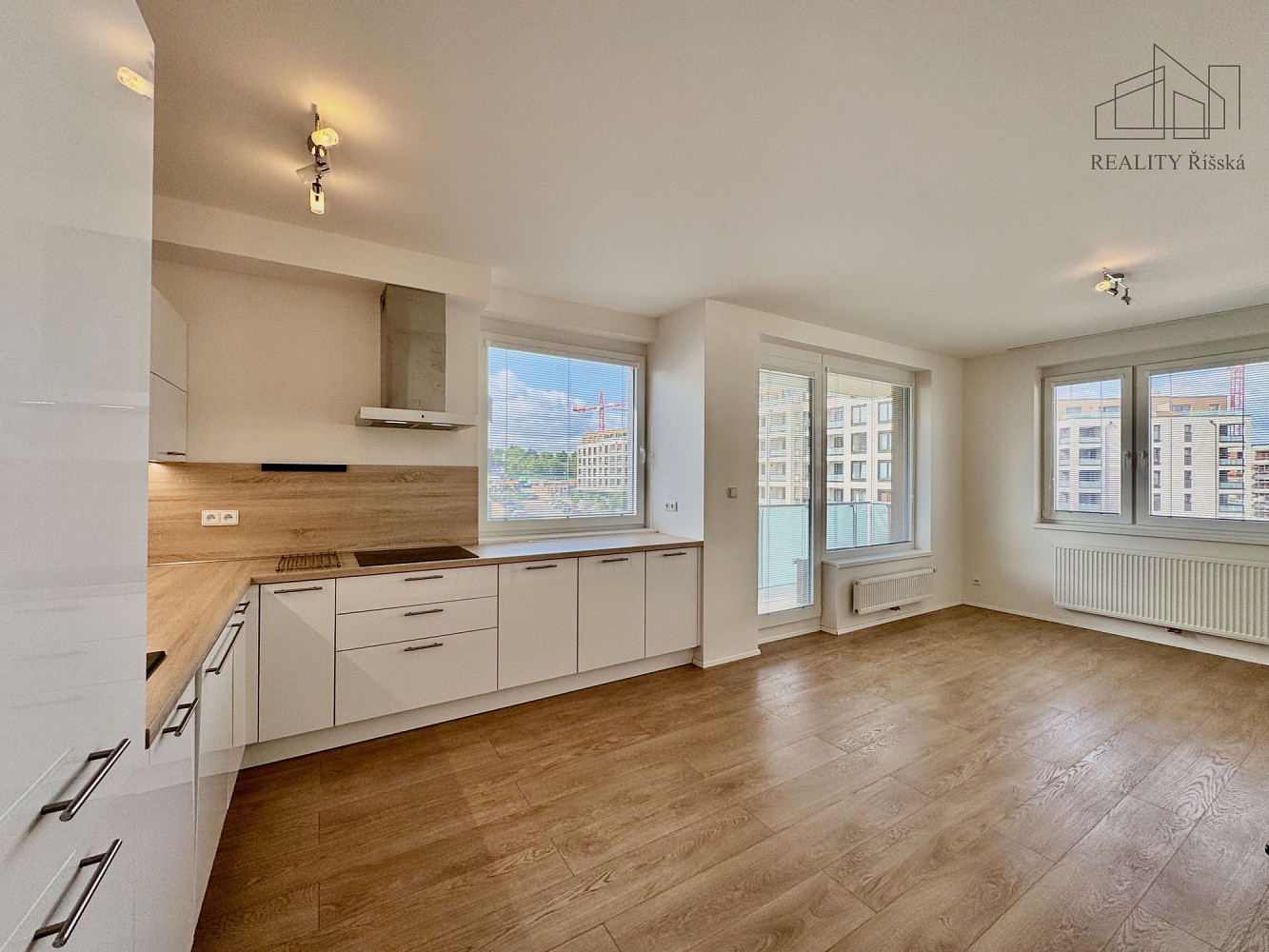 Pronájem bytu 2+kk 57 m² – fotografie 2