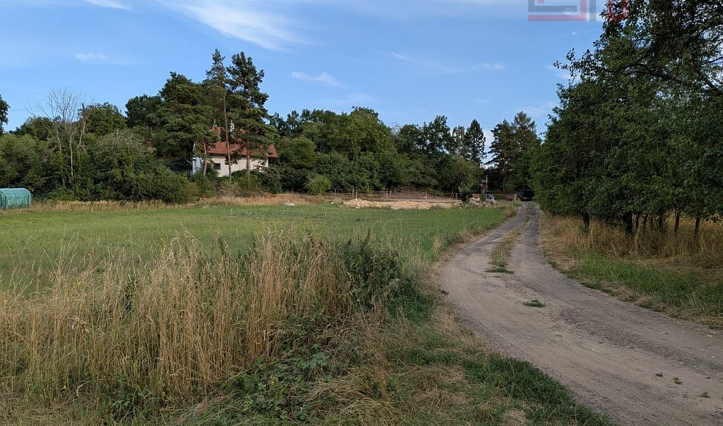 Prodej stavebního pozemku 2 343 m², Liběšice – náhled fotky 3