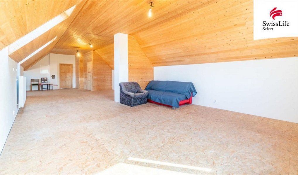 Prodej domu 240 m² s pozemkem 896 m², Kostomlátky – náhled fotky 3