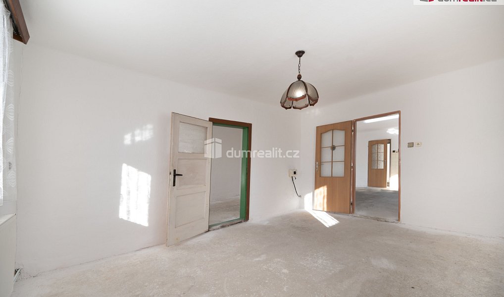 Prodej domu 486 m² s pozemkem 2 814 m², Psárov – náhled fotky 16