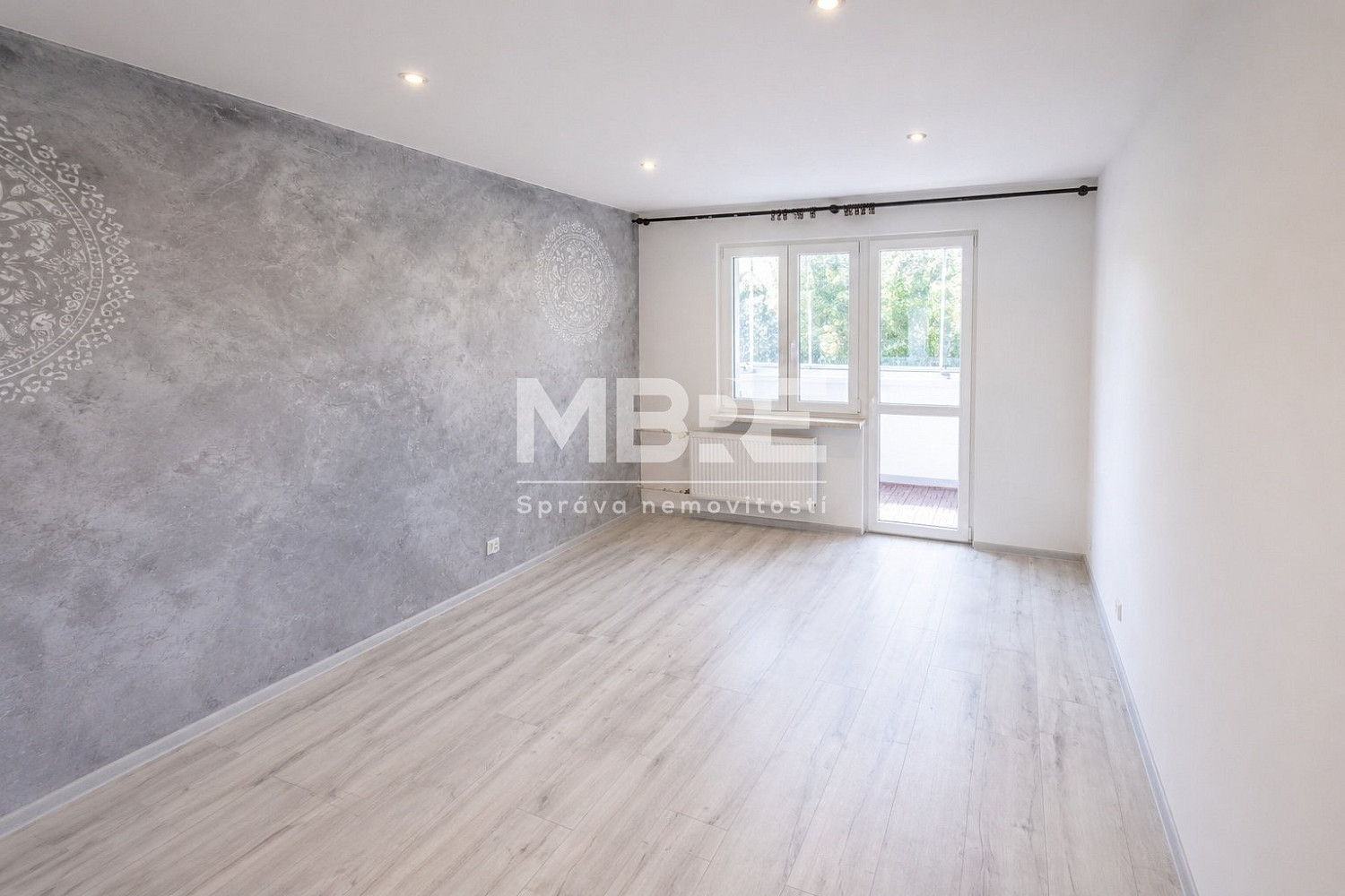 Pronájem bytu 2+1 52 m² – fotografie 2