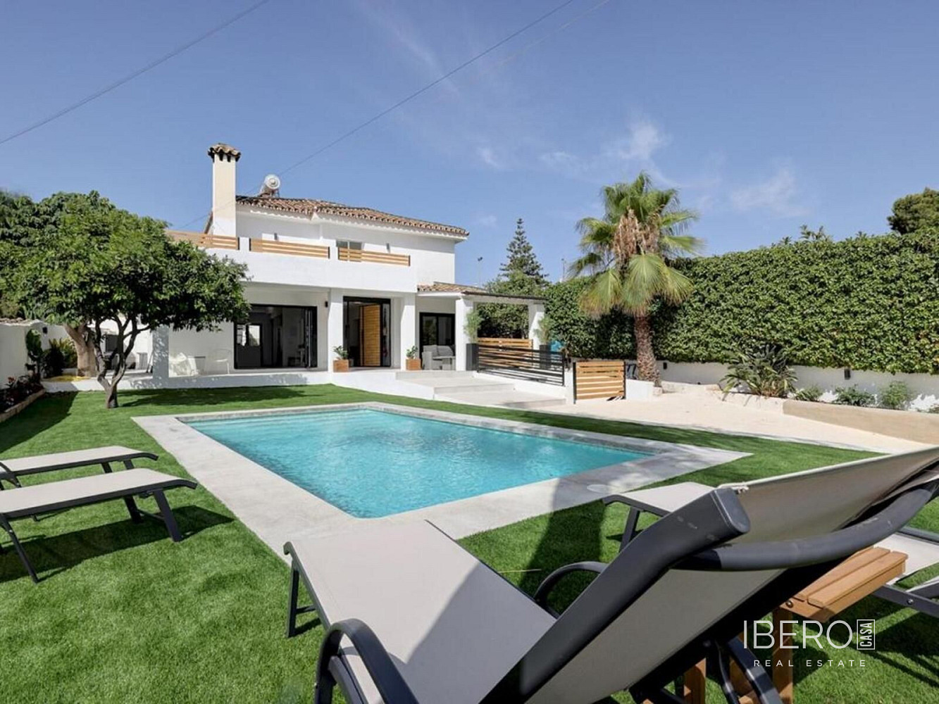 Prodej domu 252 m² s pozemkem 619 m²