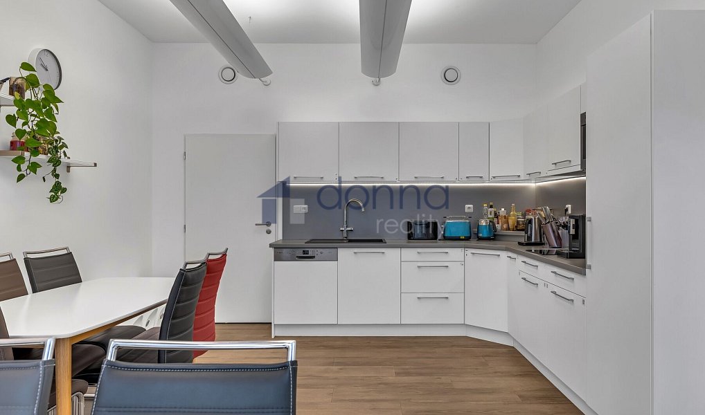 Pronájem kanceláře 201 m², Praha – náhled fotky 10