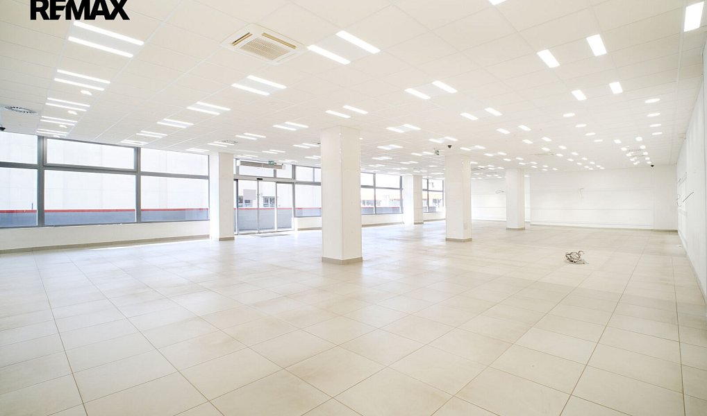 Pronájem obchodních prostor 550 m², Karviná – náhled fotky 2