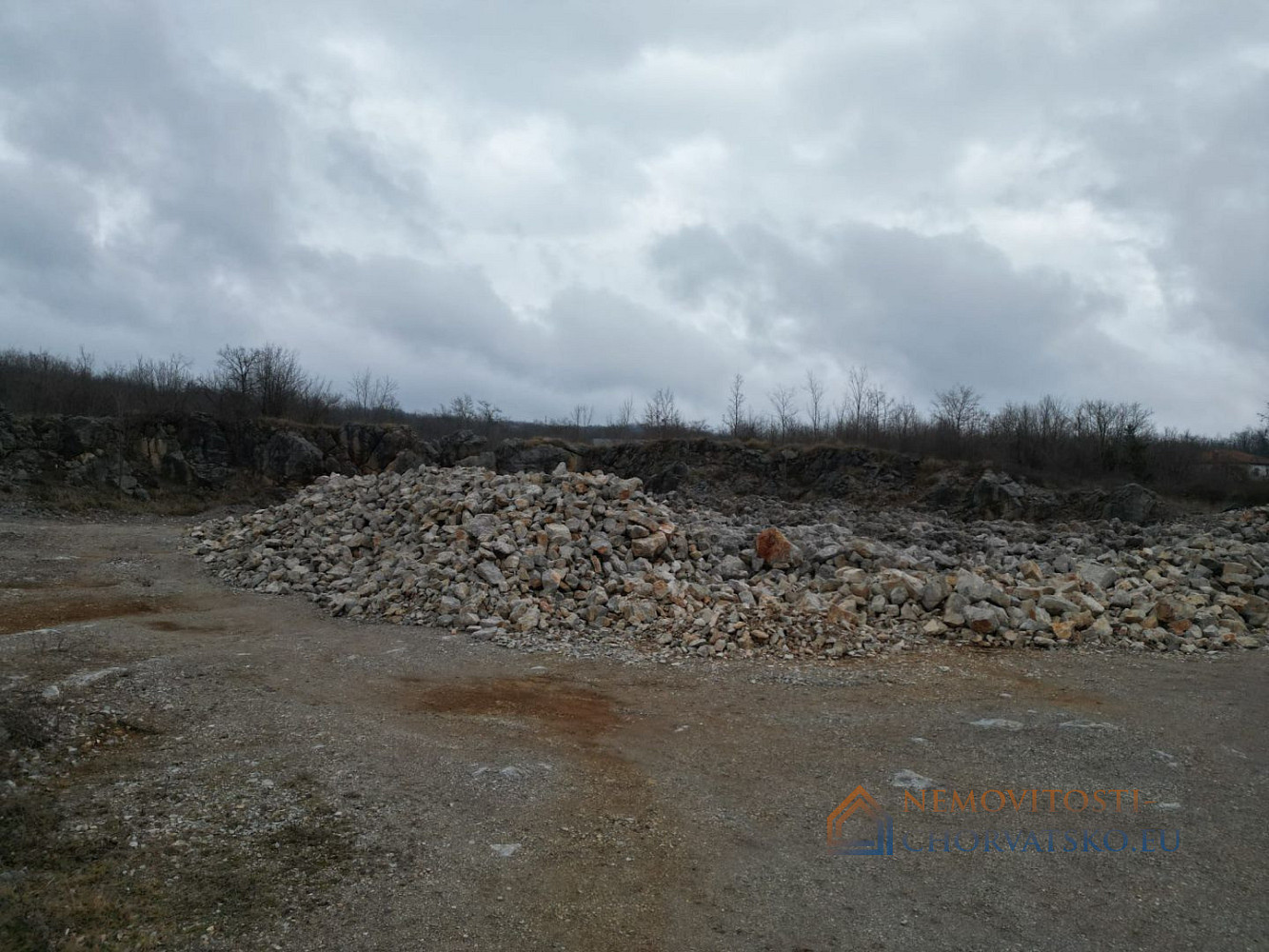 Prodej stavebního pozemku 2 018 m² - Widok 5