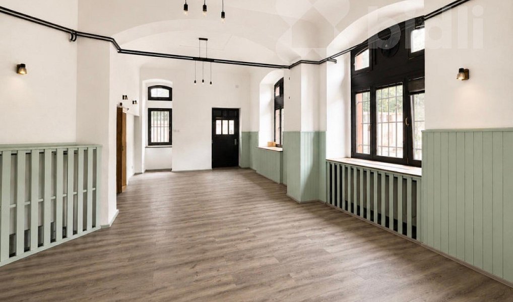 Pronájem obchodních prostor 151 m², Praha – fotka 1 z 10