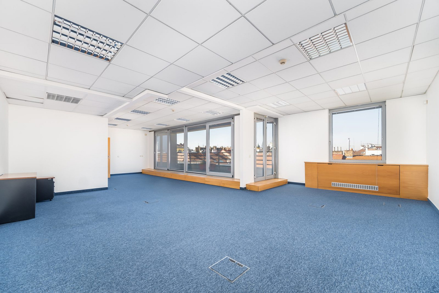 Pronájem kanceláře 582 m² – fotografie 4