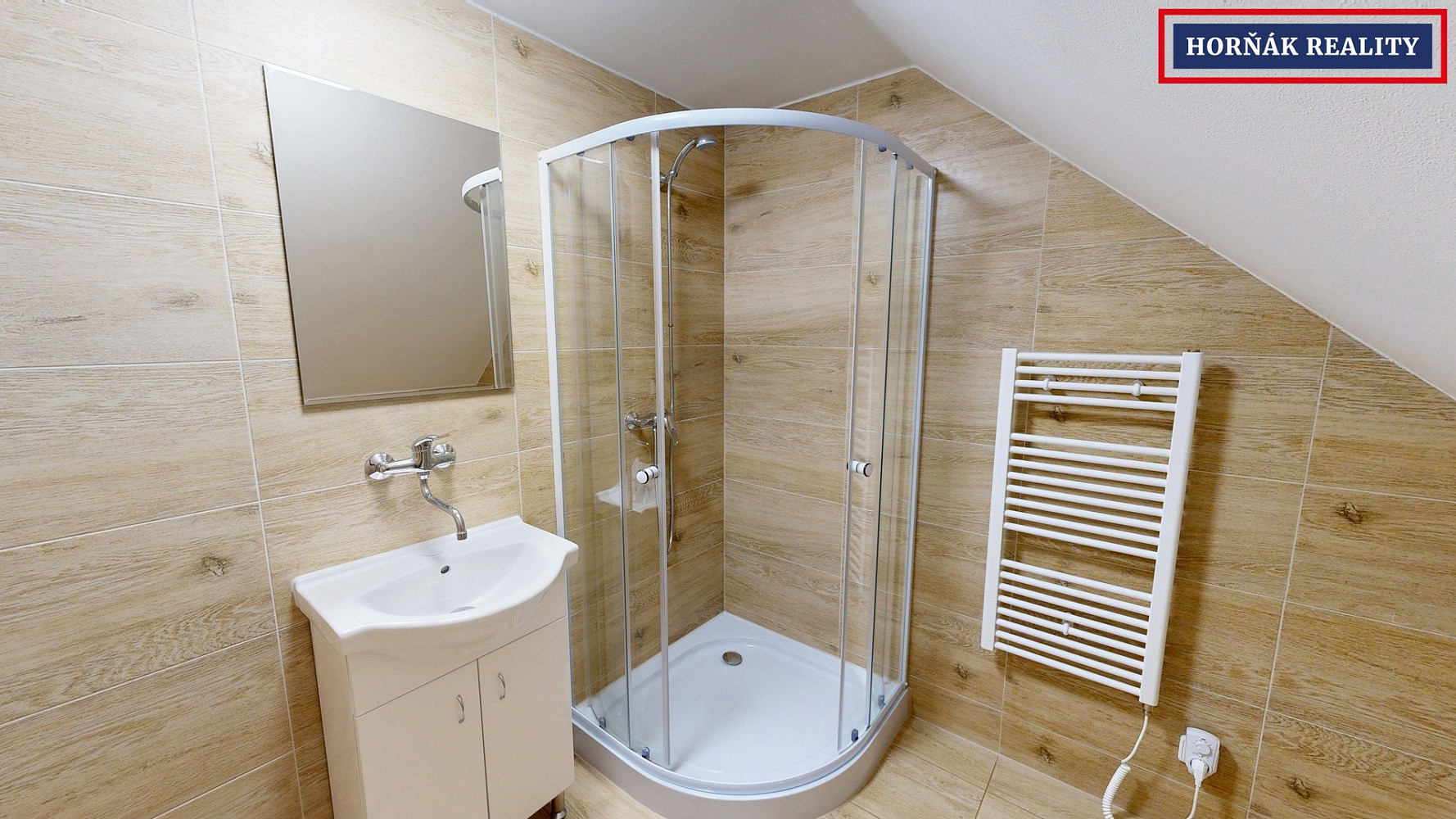 Pronájem bytu 1+kk 32 m² — photo 2