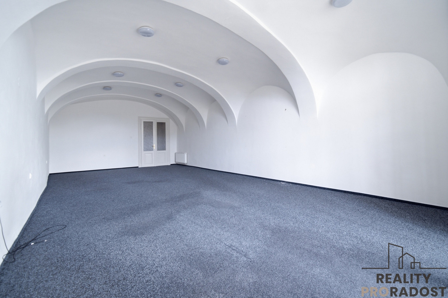 Pronájem kanceláře 137 m² — photo 2