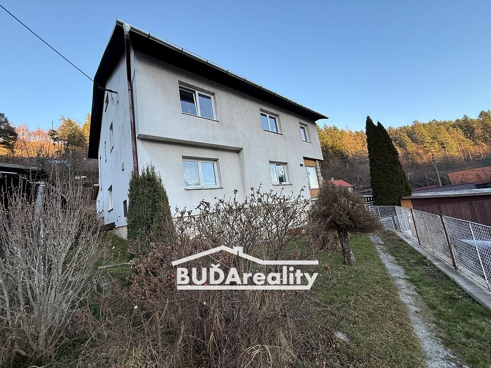 Prodej domu 210 m² s pozemkem 837 m²