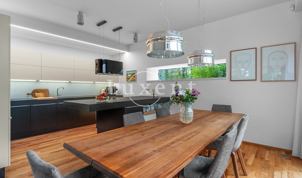 Prodej domu 660 m² s pozemkem 1 136 m², Průhonice – náhled fotky 7