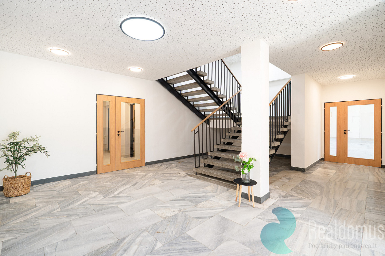 Pronájem kanceláře 351 m² – fotografie 4