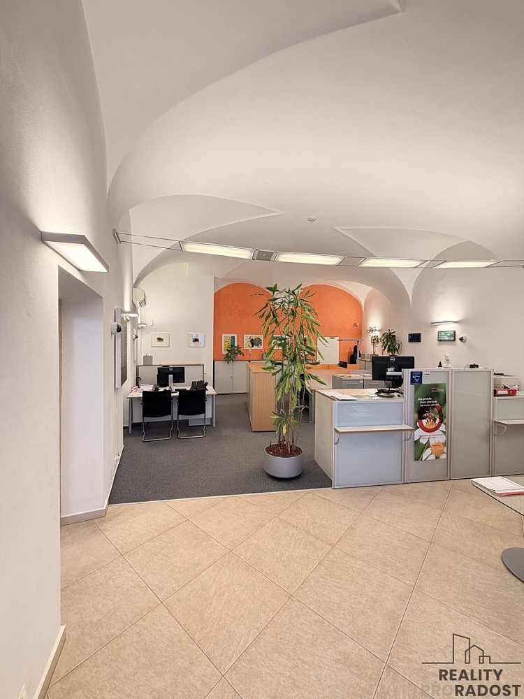 Pronájem kanceláře 205 m² – fotografie 2