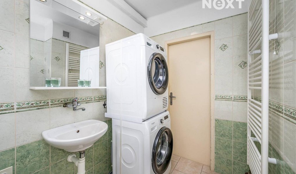 Prodej domu 250 m² s pozemkem 611 m², Zvoleněves – náhled fotky 15