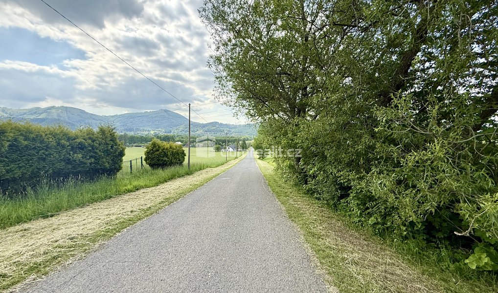 Prodej stavebního pozemku 1 800 m², Frenštát pod Radhoštěm – náhled fotky 3