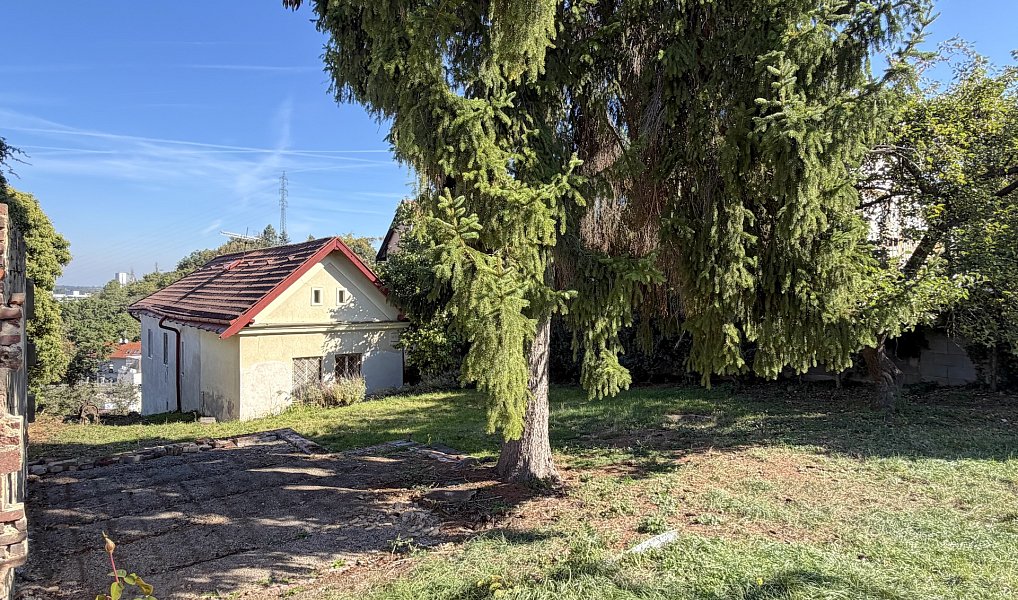 Prodej stavebního pozemku 1 130 m², Praha – náhled fotky 3