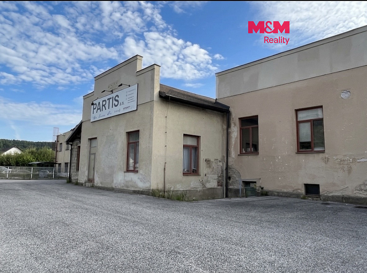 Pronájem skladovacích prostor 535 m²