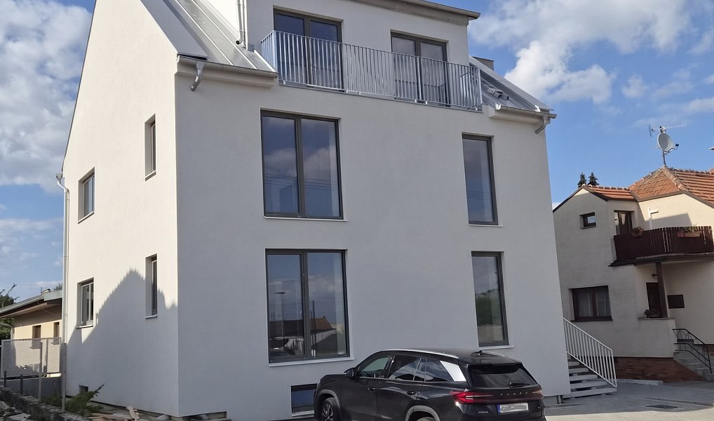 Prodej bytu 3+kk 79 m², Moravany – náhled fotky 2