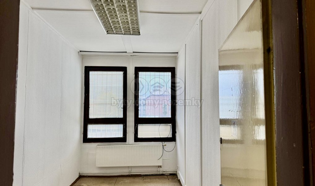 Pronájem kanceláře 18 m², Liberec – náhled fotky 3