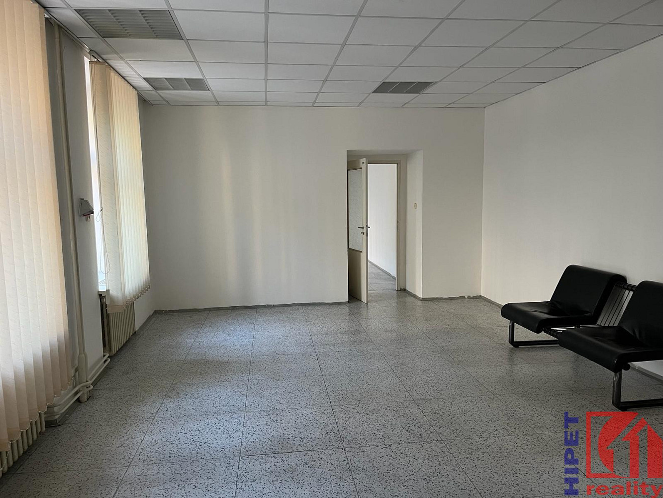 Pronájem kanceláře 67 m² – fotografie 3