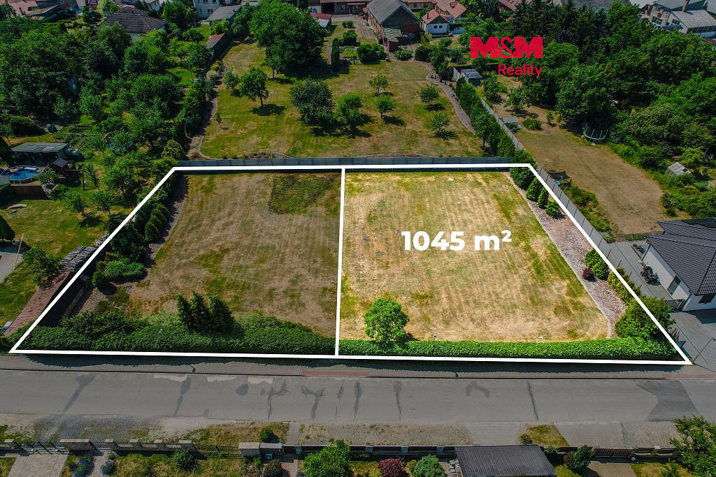 Prodej stavebního pozemku 1 045 m²