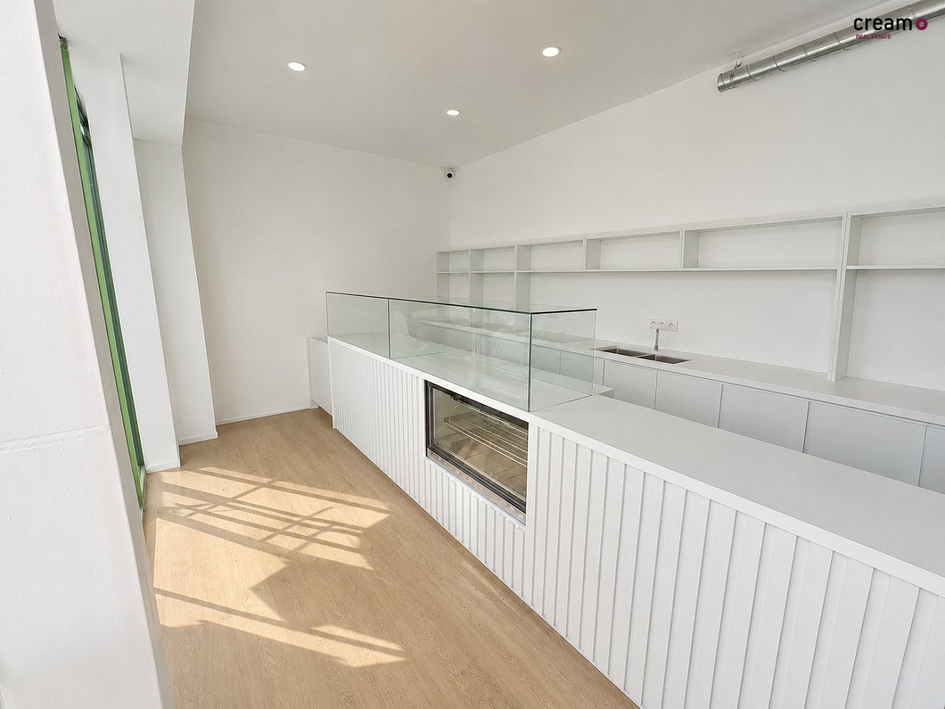 Pronájem obchodních prostor 30 m² – fotografie 2