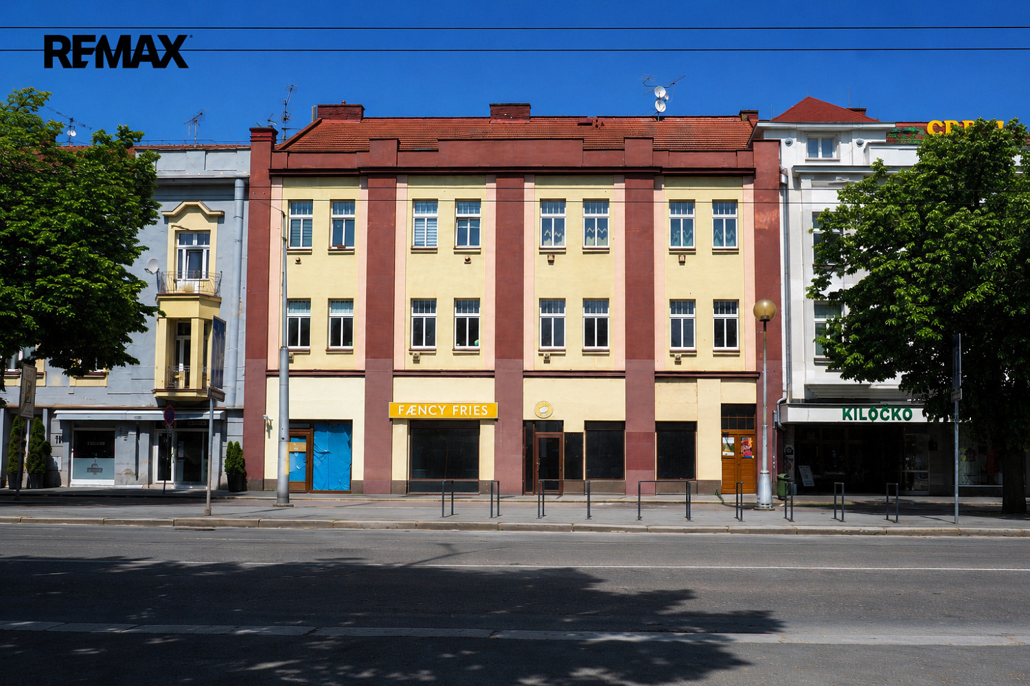 Pronájem obchodních prostor 121 m²