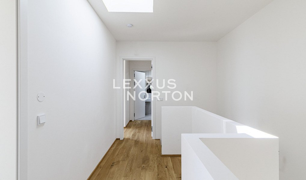 Prodej domu 231 m² s pozemkem 446 m², Praha – náhled fotky 5