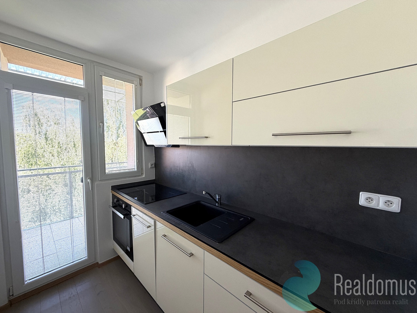 Pronájem bytu 2+1 46 m² — photo 2