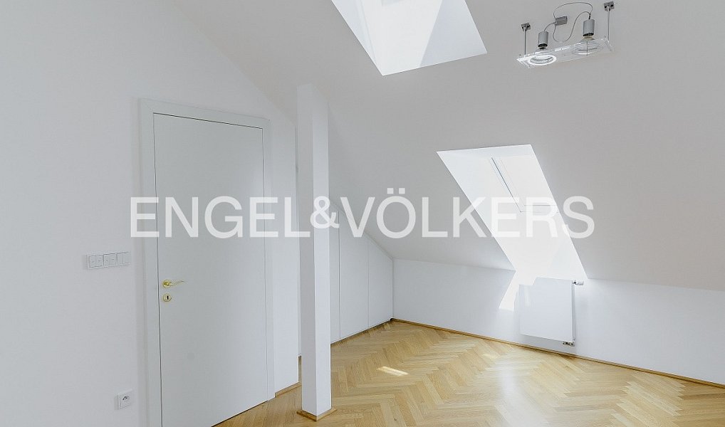 Pronájem bytu 4+kk 168 m², Praha – náhled fotky 4