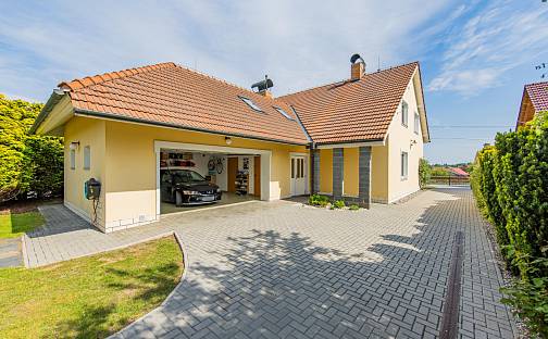Prodej domu 245 m² s pozemkem 1 154 m², Charváty, okres Olomouc