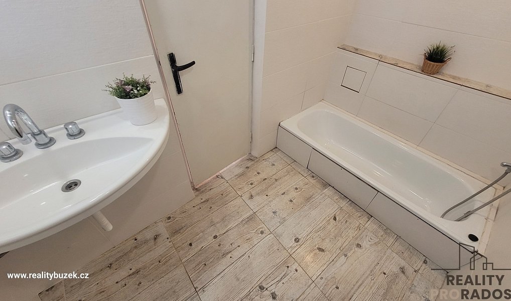 Prodej domu 110 m² s pozemkem 1 653 m², Cholina – náhled fotky 20