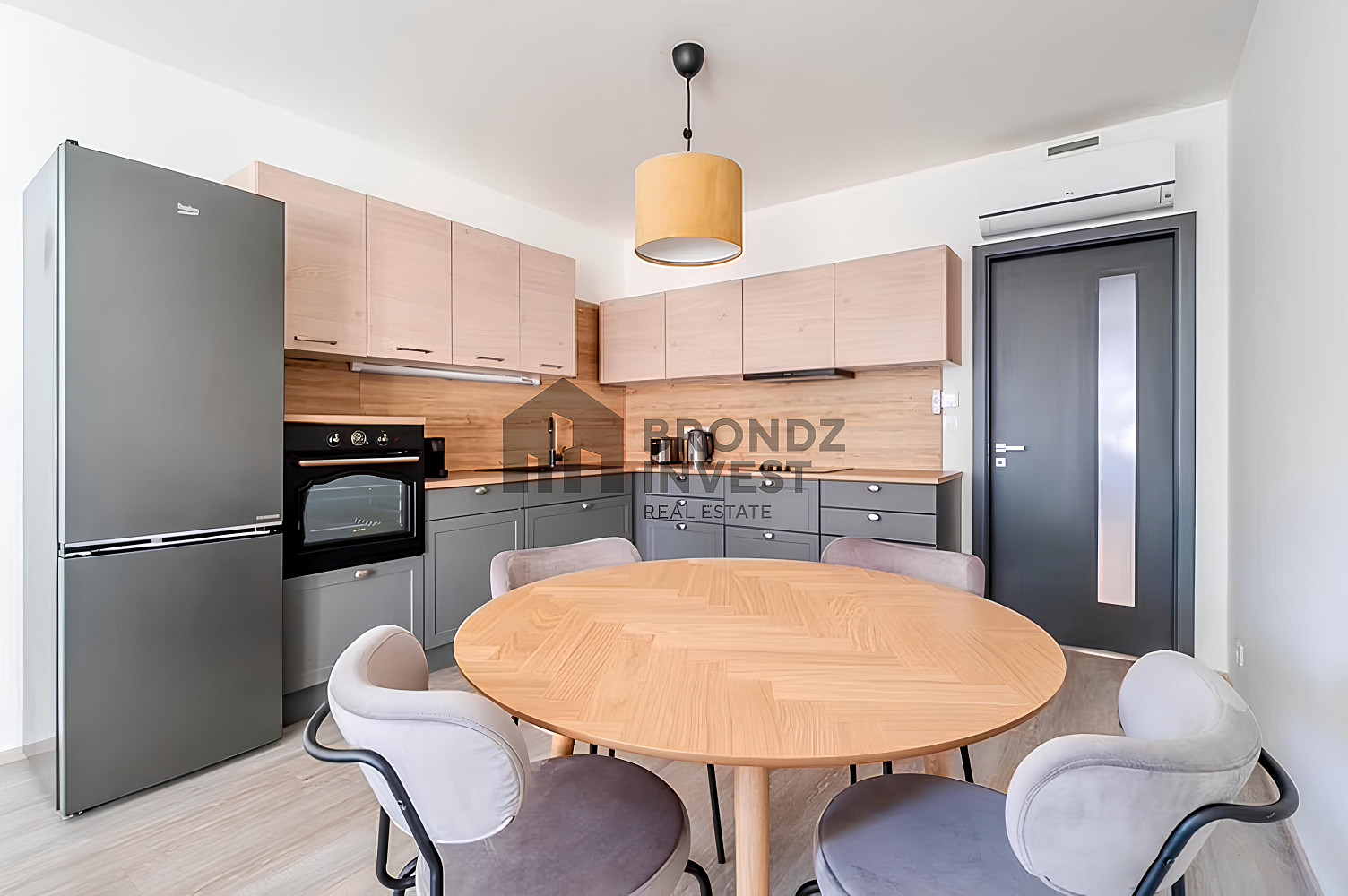 Pronájem bytu 3+kk 72 m² – pohled 4