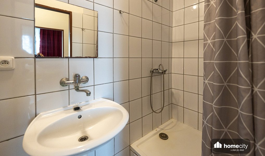 Prodej ubytovacího objektu 1 660 m², Hradec Králové – náhled fotky 14