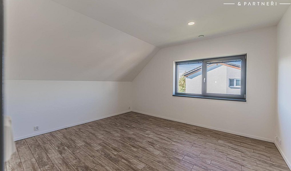 Prodej domu 150 m² s pozemkem 213 m², Dříteč – náhled fotky 14