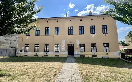 Prodej nájemního domu, činžáku 1 000 m², náměstí Viléma Mrštíka, Ostrovačice, okres Brno-venkov