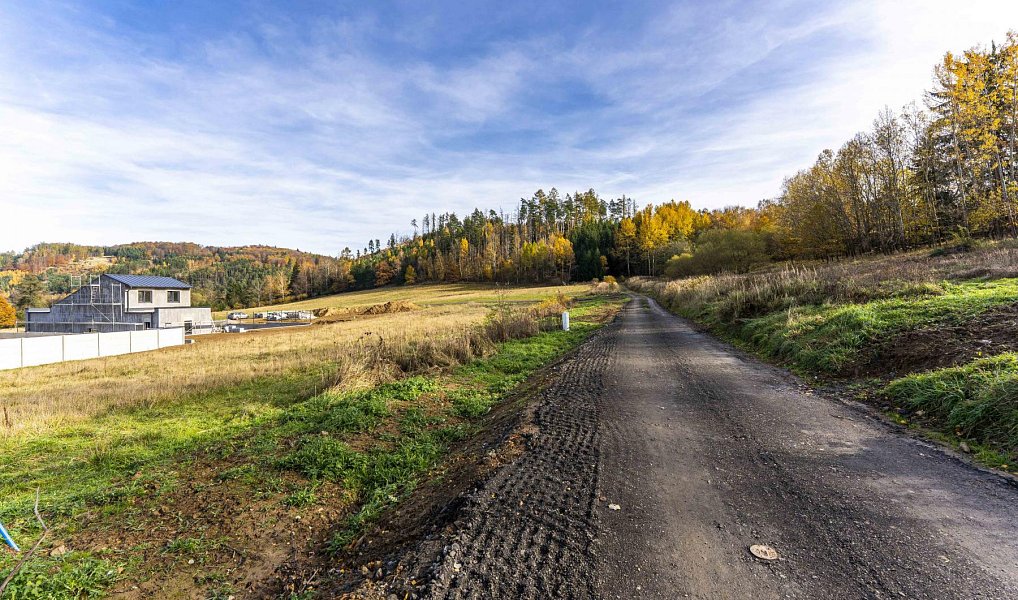 Prodej stavebního pozemku 931 m², Libež – náhled fotky 4