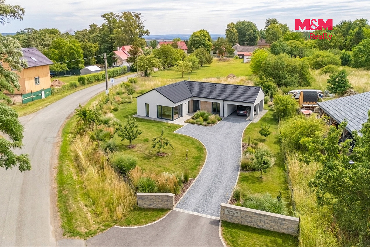 Prodej stavebního pozemku 1 176 m² – pohled 6