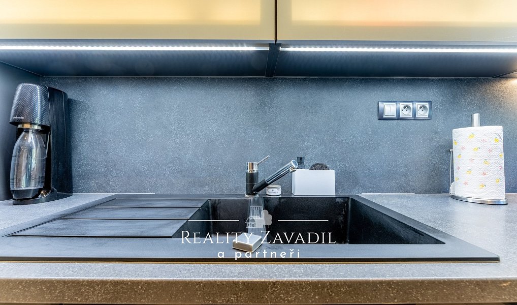 Prodej bytu 3+1 77 m², Praha – náhled fotky 20