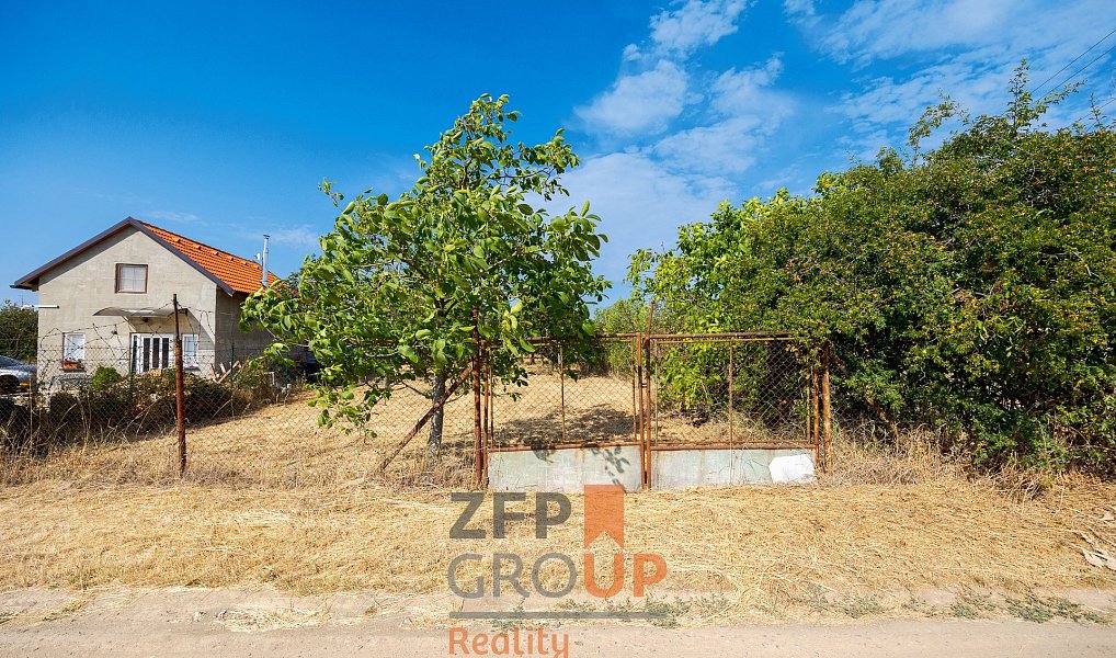 Prodej zahrady 1 372 m², Znojmo – náhled fotky 2