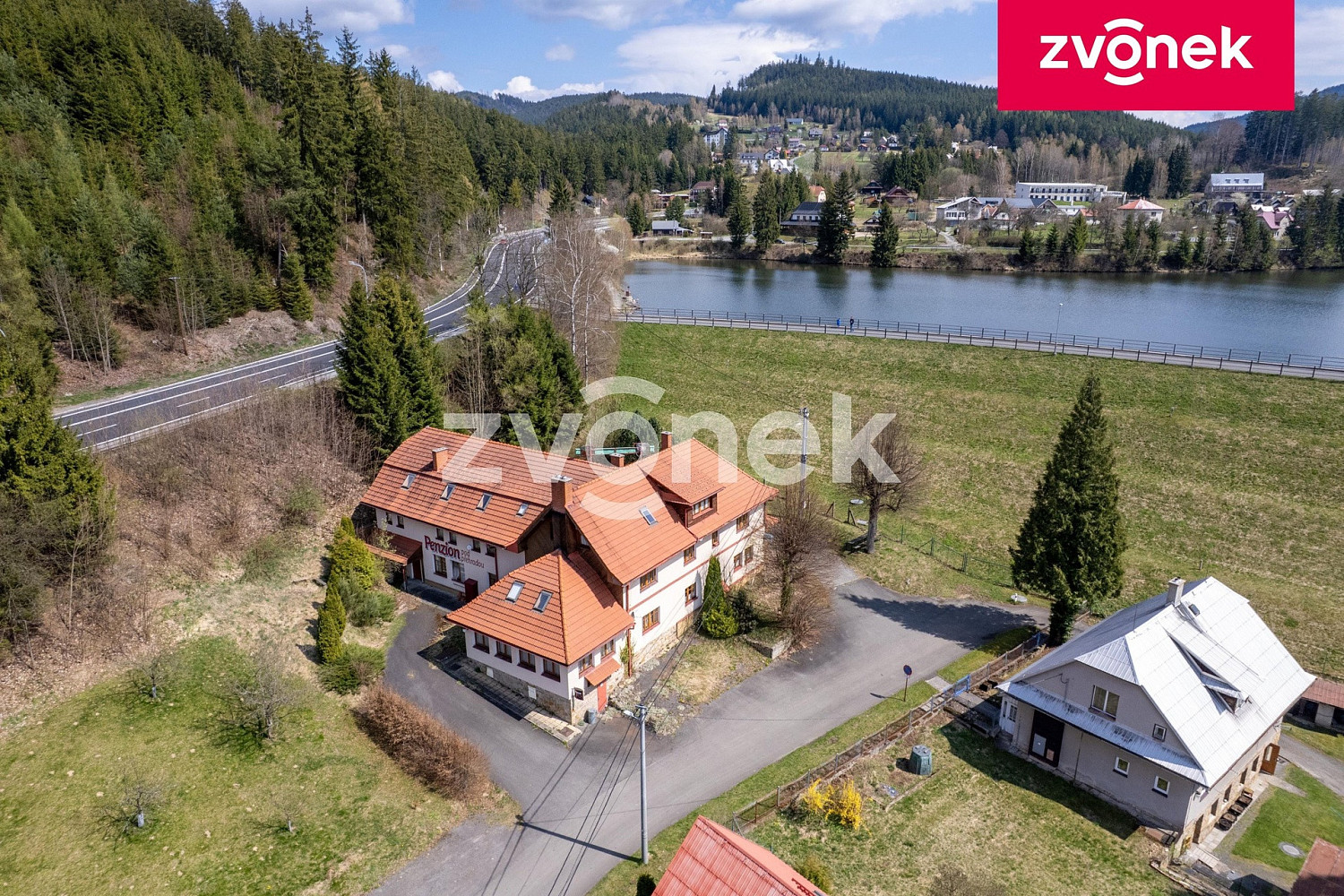 Prodej ubytovacího objektu 1 086 m² — photo 2