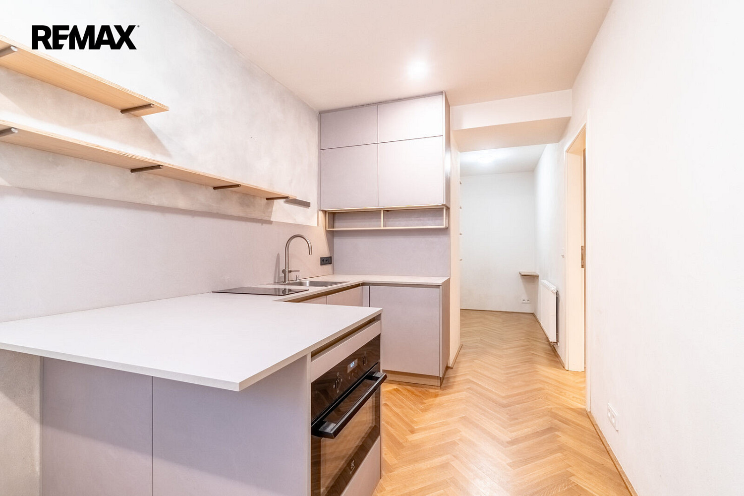 Pronájem bytu 1+kk 25 m² – fotografie 5